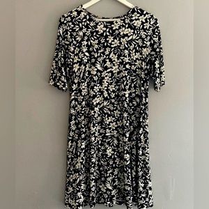 NWOT - Old Navy Black Floral Dress - Size: M